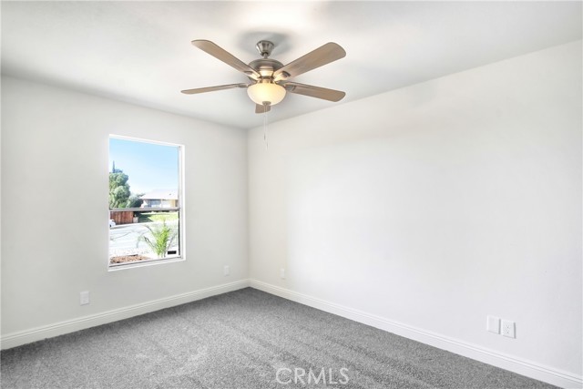 Detail Gallery Image 2 of 16 For 378 Loyola Ct, Hemet,  CA 92544 - 3 Beds | 2 Baths