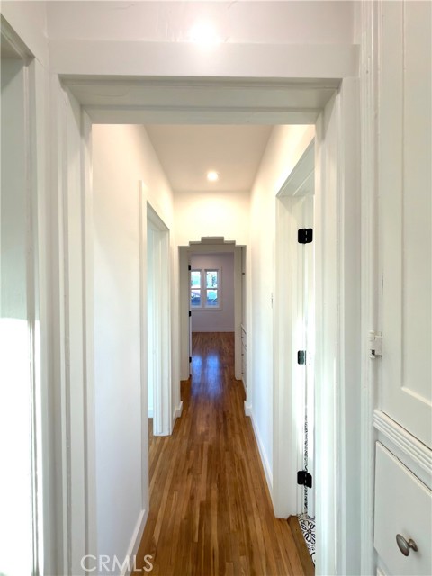 Detail Gallery Image 6 of 10 For 1946 S Bronson, Los Angeles,  CA 90018 - 2 Beds | 1 Baths