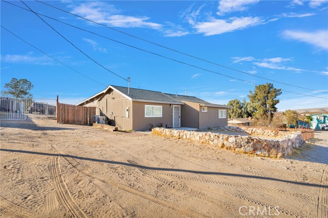 Detail Gallery Image 12 of 16 For 17614 Spencer Rd, Victorville,  CA 92394 - 3 Beds | 2 Baths