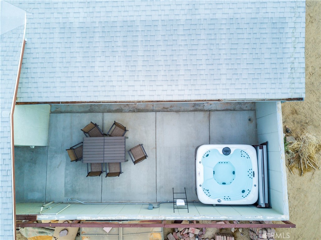 https://media.crmls.org/medias/0743767f-a8fd-4545-bc81-86de91b06f02.jpg?preset=X-Large