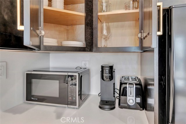 Detail Gallery Image 5 of 17 For 3519 E Colorado, Long Beach,  CA 90814 - 6 Beds | 6 Baths