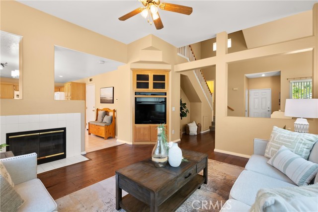 8 Chatri Circle, Lake Forest CA: https://media.crmls.org/medias/07453d5e-55e3-4596-bfaf-5550b5538ad1.jpg