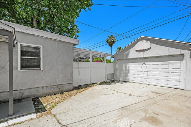 Detail Gallery Image 2 of 40 For 17937 Lull St, Reseda,  CA 91335 - 3 Beds | 1/1 Baths