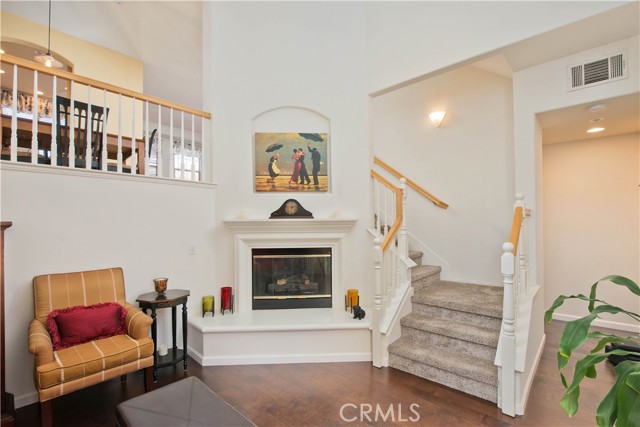 Detail Gallery Image 4 of 33 For 28254 Canterbury Ct, Valencia,  CA 91354 - 2 Beds | 2/1 Baths