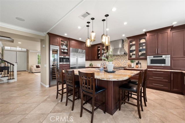 6 Las Plumas, Rancho Santa Margarita CA: https://media.crmls.org/medias/07485823-06ec-4249-b431-4cea4aa132f3.jpg