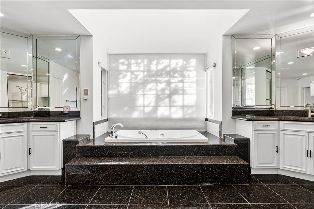 MLS #SR25241192 image #16