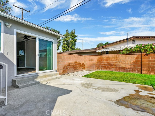 834 S Oakhaven Drive, Anaheim CA: https://media.crmls.org/medias/0749e667-43c2-45d0-9567-0e1c690ff4e2.jpg