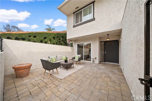 456 Vista Roma, Newport Beach CA: https://media.crmls.org/medias/0749ffdc-a33e-4aca-9388-c1793f3a3072.jpg