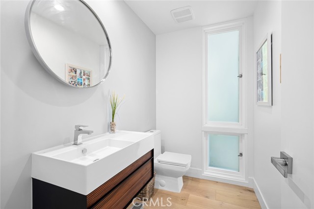 1061 Skyline Drive, Laguna Beach CA: https://media.crmls.org/medias/074a5afc-1c82-4490-8fa8-199d2a4383e7.jpg