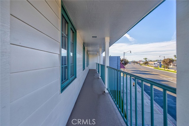 Image 43 of 52 For 16336 Whittier