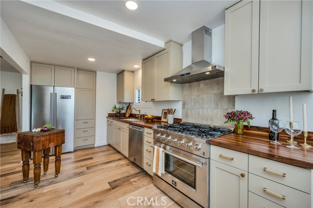 17380 Parnassus Drive, Cobb CA: https://media.crmls.org/medias/074b681f-011e-4c1b-a08c-1fc8e4c733c2.jpg