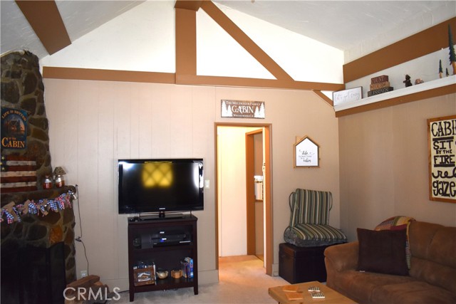 Detail Gallery Image 5 of 17 For 1600 Betty St, Wrightwood,  CA 92397 - 2 Beds | 1 Baths