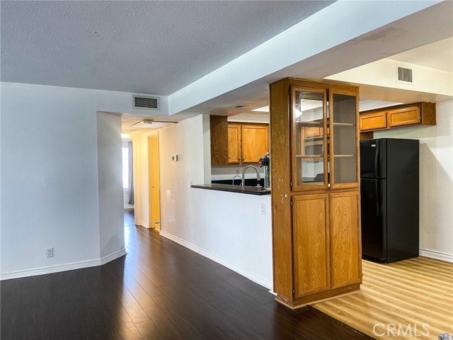 Detail Gallery Image 6 of 19 For 95 Country Mile Rd #245,  Pomona,  CA 91766 - 2 Beds | 2 Baths
