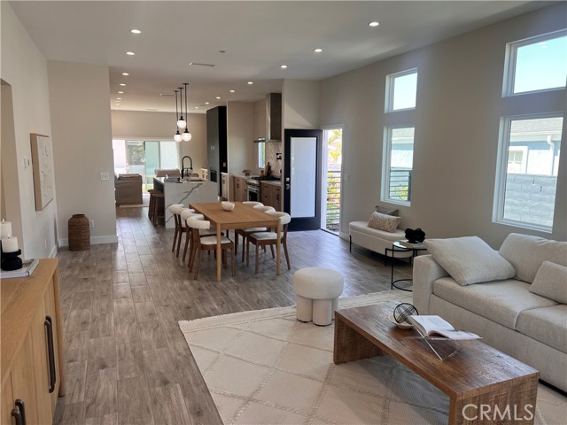 422 Almond Avenue, Monrovia CA: https://media.crmls.org/medias/074cd89f-ebbd-4b46-b241-801e68c0dc65.jpg