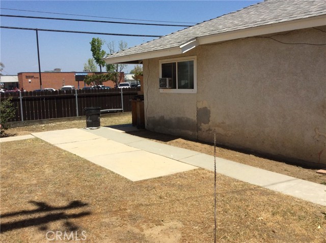 302 Gilmore Dr, Corona, CA 92879