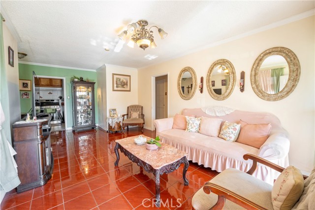 Detail Gallery Image 4 of 21 For 645 E 113th, Los Angeles,  CA 90059 - 3 Beds | 1 Baths