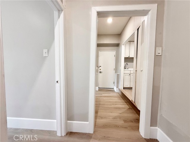 Detail Gallery Image 28 of 73 For 24204 Calvert, Woodland Hills,  CA 91367 - 6 Beds | 3 Baths