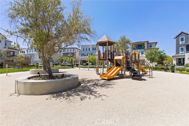 180 Paddlewheel, Lake Forest CA: https://media.crmls.org/medias/074f3dc1-1dc2-4621-b7e8-9e85db3e660d.jpg