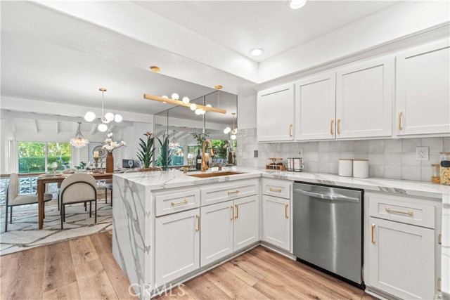 Detail Gallery Image 15 of 32 For 520 Cancha, Newport Beach,  CA 92660 - 3 Beds | 2/1 Baths