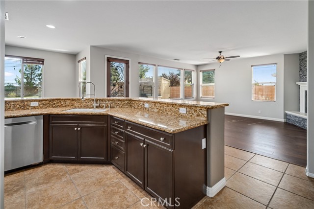 Detail Gallery Image 18 of 75 For 3165 Camino Hermanos, Lancaster,  CA 93536 - 5 Beds | 4/1 Baths