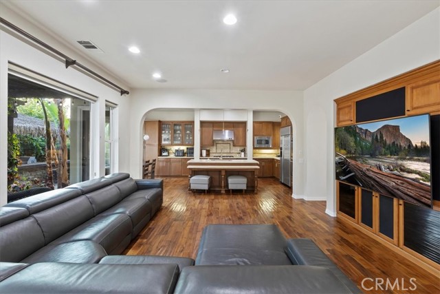 Detail Gallery Image 19 of 71 For 18656 Oaklawn Ln, Yorba Linda,  CA 92886 - 4 Beds | 4 Baths