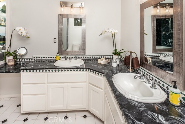 Detail Gallery Image 7 of 14 For 22141 Londelius St, West Hills,  CA 91304 - 5 Beds | 2 Baths