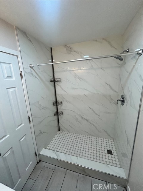 Detail Gallery Image 6 of 9 For 9775 Poplar Ave, Fontana,  CA 92335 - 4 Beds | 2 Baths
