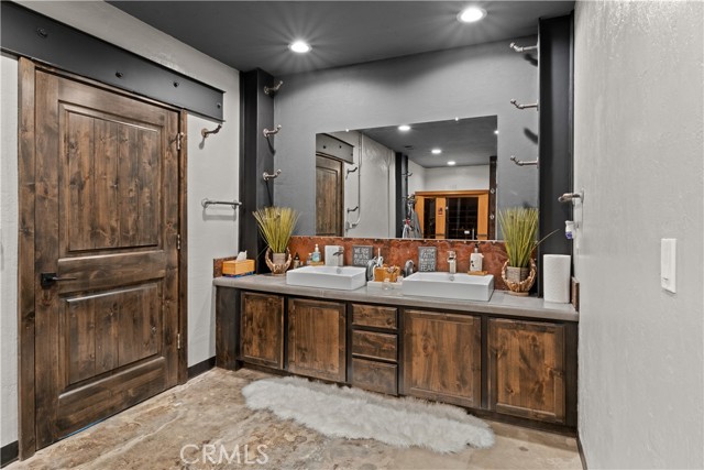 Image 10 of 26 For 510 Robertson