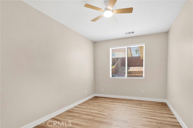 Detail Gallery Image 8 of 47 For 10186 Susan, Hesperia,  CA 92345 - 5 Beds | 3 Baths