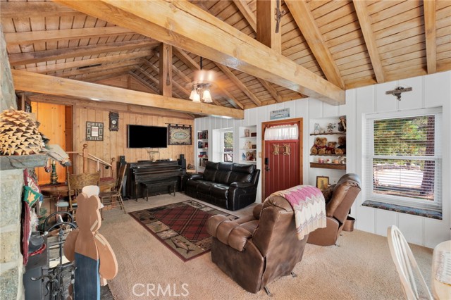 5774 Pine Street, Wrightwood CA: https://media.crmls.org/medias/07525890-c0d1-4531-84ba-9991563b0244.jpg