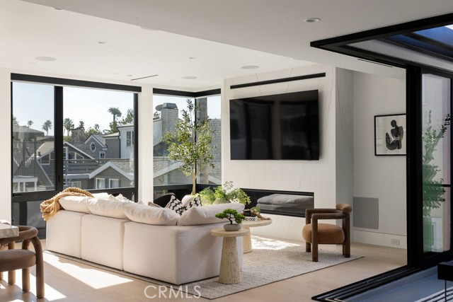 Detail Gallery Image 6 of 21 For 2501 Seaview Ave, Corona Del Mar,  CA 92625 - 4 Beds | 4/1 Baths