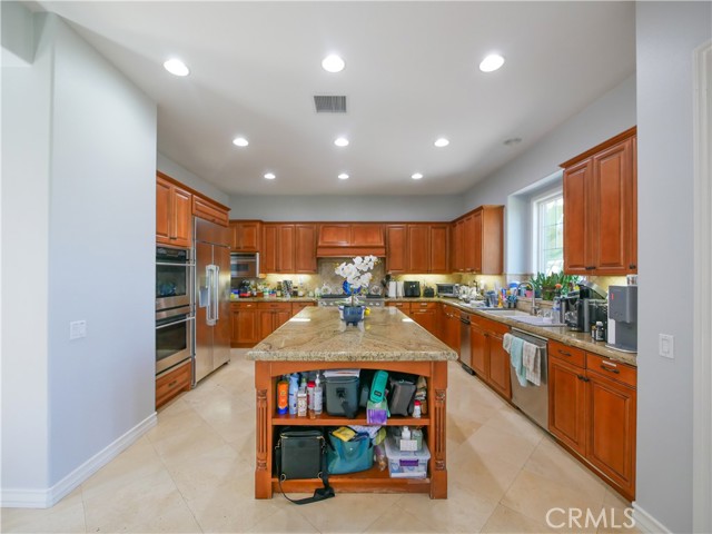Image 3 of 27 For 22312 Silverpointe