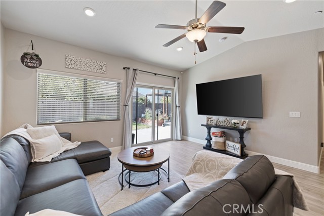 Detail Gallery Image 12 of 32 For 748 Expedition Way, Madera,  CA 93636 - 3 Beds | 2 Baths