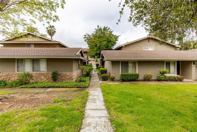 Detail Gallery Image 2 of 40 For 995 Amistad Pl #C,  El Cajon,  CA 92019 - 2 Beds | 1/1 Baths