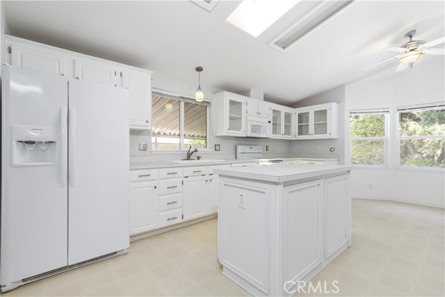 Detail Gallery Image 8 of 29 For 146 via Santa Barbara #146,  Paso Robles,  CA 93446 - 3 Beds | 2 Baths