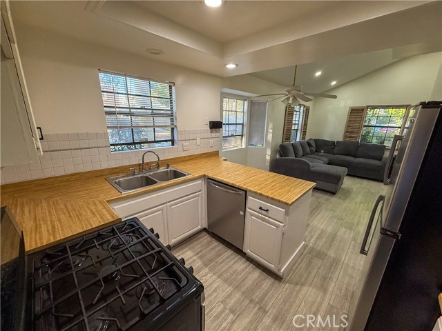 2608 Monte Carlo Drive, Santa Ana CA: https://media.crmls.org/medias/0756620d-f7ef-4651-bb70-a8bef39a42f8.jpg