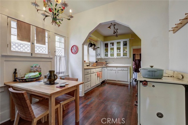 571 W 17th Street, San Pedro CA: https://media.crmls.org/medias/0756829a-2f38-4696-aeab-45e434ceb9dc.jpg