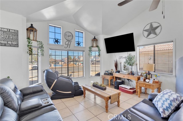 Detail Gallery Image 8 of 40 For 14489 Schooner, Helendale,  CA 92342 - 3 Beds | 2 Baths