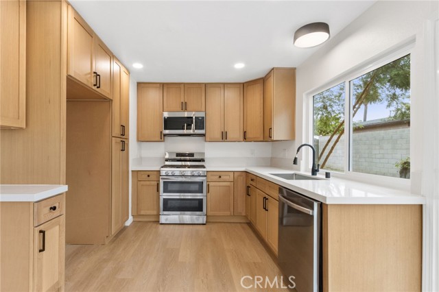 Detail Gallery Image 8 of 27 For 9152 Jersey, Riverside,  CA 92503 - 4 Beds | 2 Baths