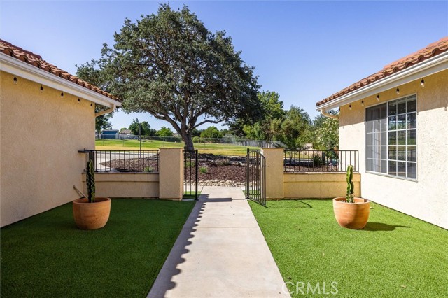 215 Meadowlark Road, Paso Robles CA: https://media.crmls.org/medias/07585040-4b46-42ac-b08e-7ca9733905e2.jpg