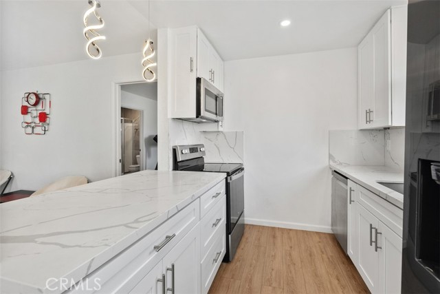 3142 Midway Drive, San Diego CA: https://media.crmls.org/medias/0758a6ee-d5ca-484a-9308-73627fa43fa9.jpg