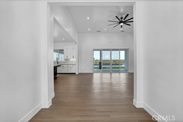 605 S Anderson Road, Exeter CA: https://media.crmls.org/medias/0758be40-cd40-4ca4-a98a-2da16d45d1a5.jpg