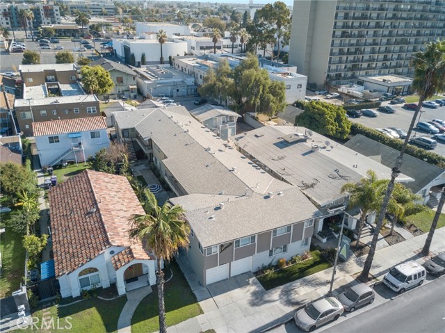 1106 Pacific Avenue, Long Beach CA: https://media.crmls.org/medias/07593df4-5d78-4920-93f1-c3c19a2d155f.jpg