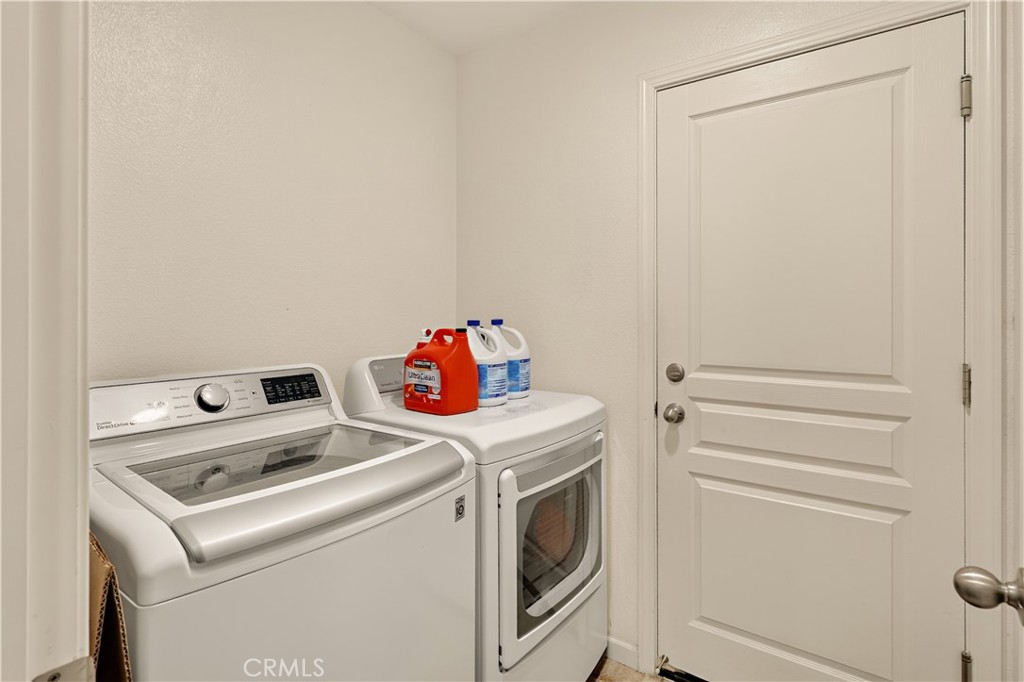 https://media.crmls.org/medias/07596f70-db02-4042-a13b-8773e1d3601a.jpg?preset=X-Large