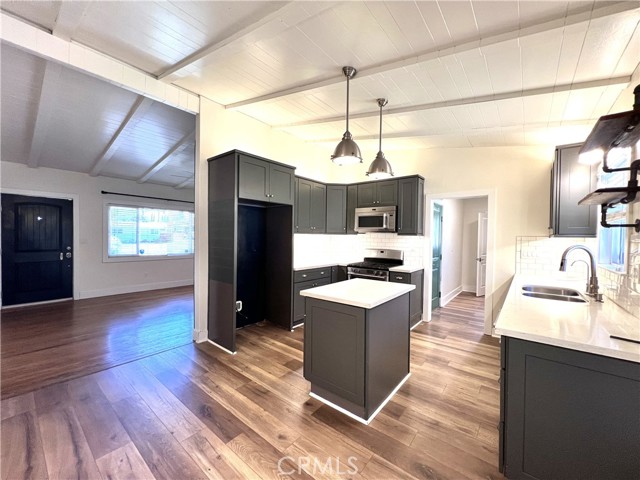 8257 Jadeite, Rancho Cucamonga CA: https://media.crmls.org/medias/0759d68a-37f2-4c9f-863e-f5132dd65764.jpg