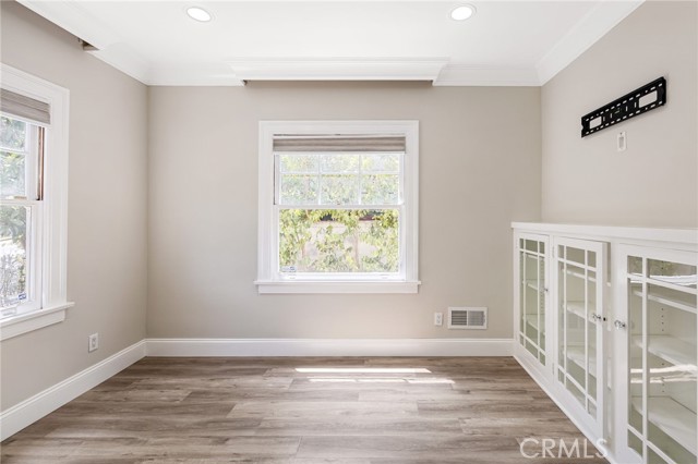 1281 E Orange Grove Boulevard, Pasadena CA: https://media.crmls.org/medias/0759fbb9-cbb0-43bd-81d1-404eb8f93b8a.jpg