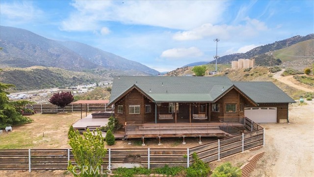770 Roads End, Lebec CA: https://media.crmls.org/medias/075b1432-d5da-44c2-a009-3c54c0331e40.jpg