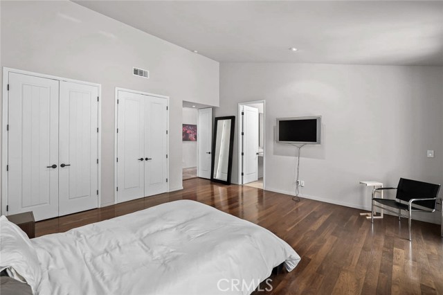 2420 Bowmont Drive, Beverly Hills CA: https://media.crmls.org/medias/075b593c-535d-43c8-b95c-9e3e8fc57bdd.jpg