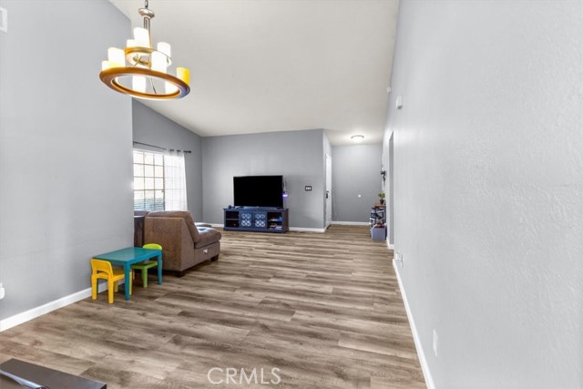 Detail Gallery Image 13 of 15 For 39769 Firethorn Ct, Murrieta,  CA 92563 - 3 Beds | 2 Baths