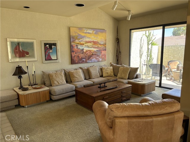 Detail Gallery Image 4 of 19 For 1321 E Amado Rd, Palm Springs,  CA 92262 - 2 Beds | 2/1 Baths